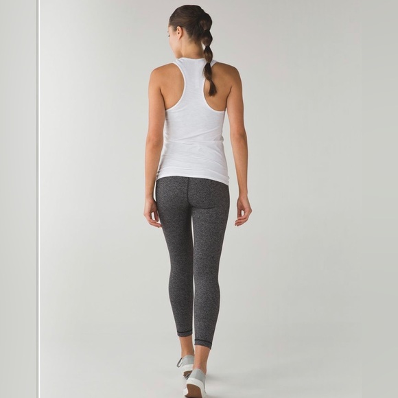 Lululemon High Times 7/8 leggings in Herringbone Heathered Black  size 8 - Picture 3 of 9